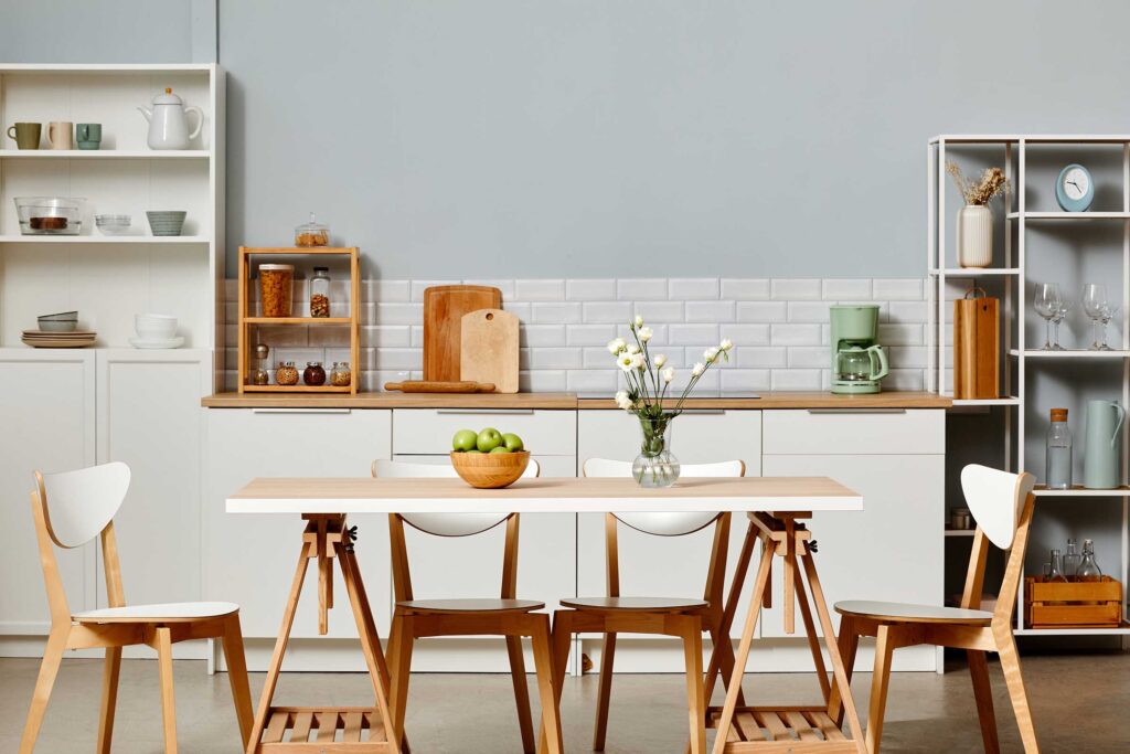 white-kitchen-interior-2WW7A3J.jpg